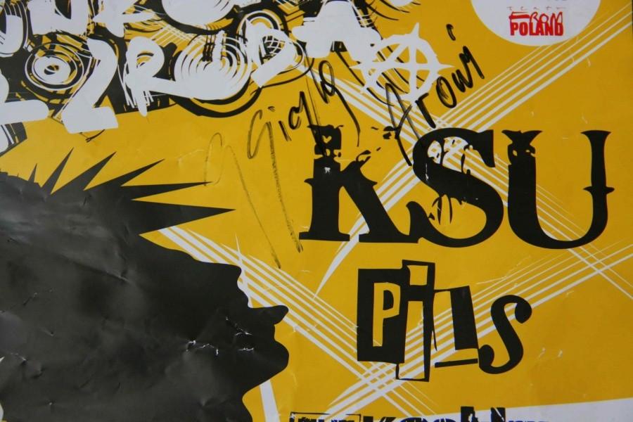 "Siczka. Arowi" - podpis Siczki na koncertowym plakacie.
