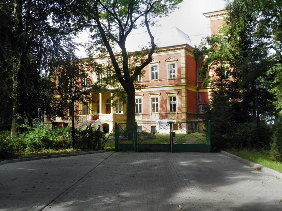 Pałac w Karsznie wybudowany w 1898 roku .