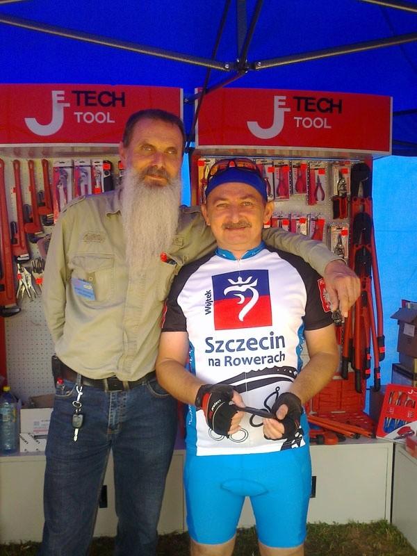 z siwobrodym na stoisku JeTcha