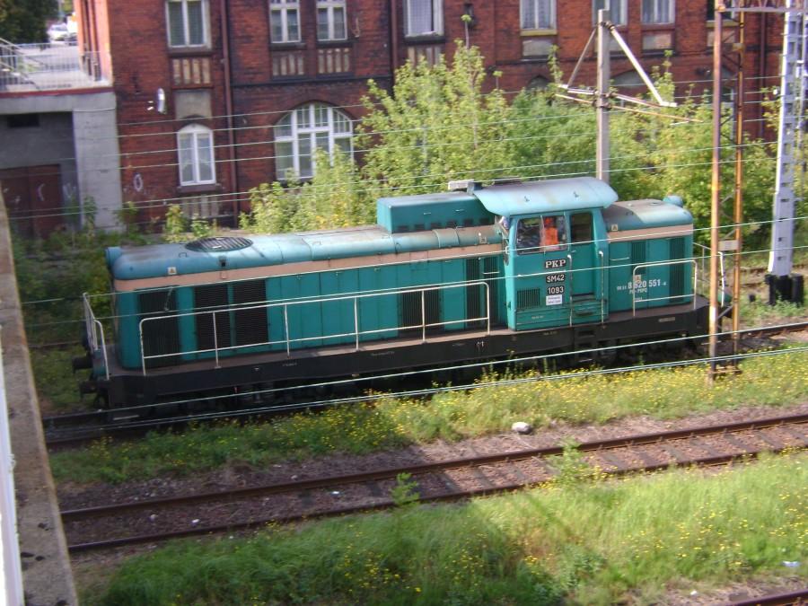 SM42-1093 uchwycony na stacji Nowe Skalmierzyce