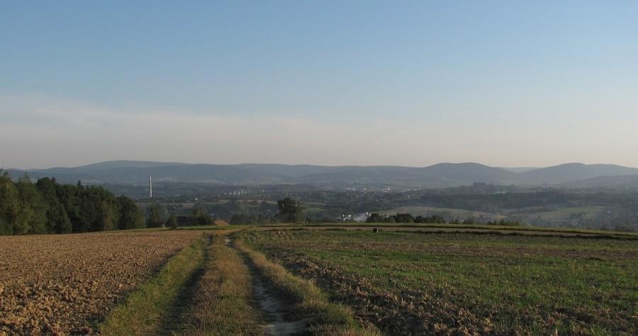 Kwiatonowice - widok na Gorlice w dolince