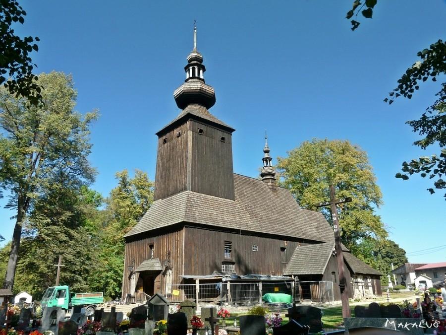 Remontowany kościół w Cwiklicach