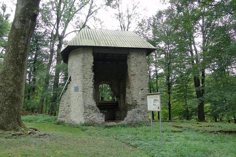 Ruiny kościoła w Grodźcu
