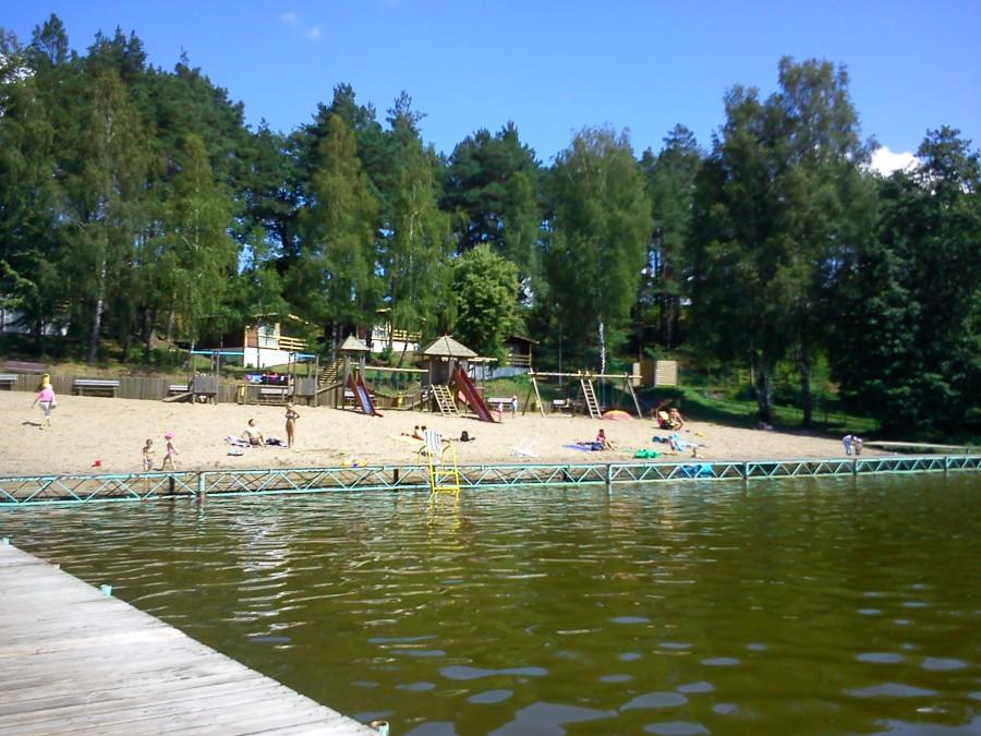 plaża i pomost w Szarlocie