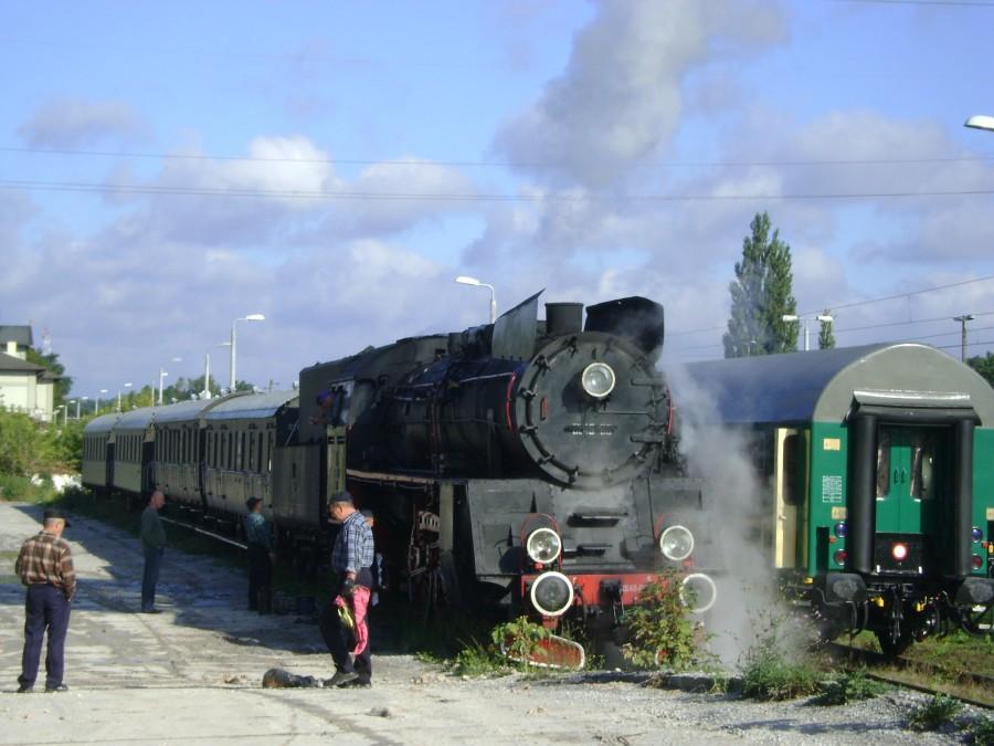 Parowóz Ol49-69 z Wolsztyna na stacji Tomaszów Mazowiecki w przeddzień dożynek prezydenckich w Spale 15 09 12