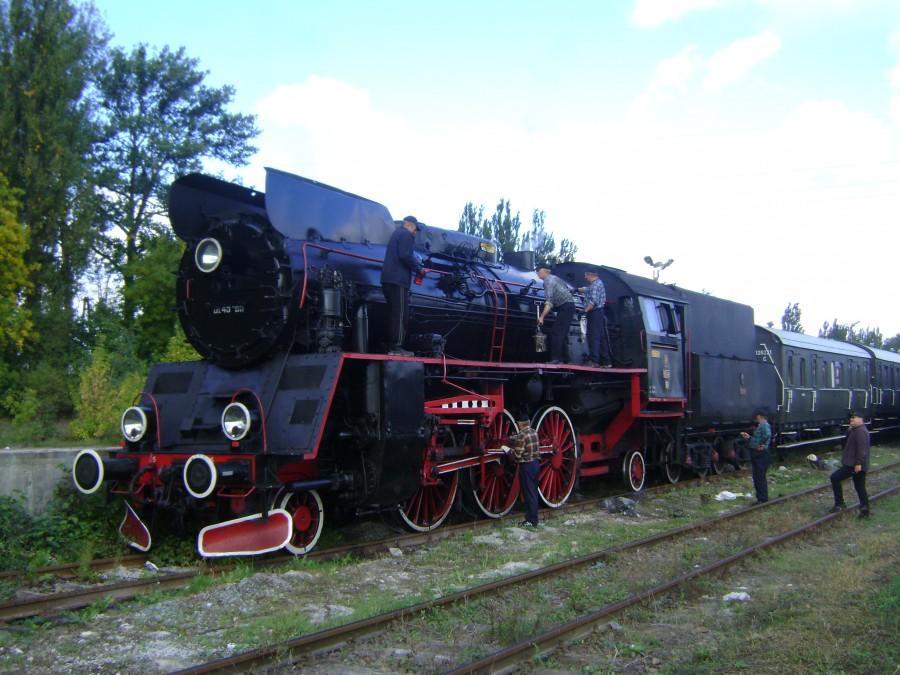 Parowóz Ol49-69 z Wolsztyna na stacji Tomaszów Mazowiecki w przeddzień dożynek prezydenckich w Spale 15 09 12