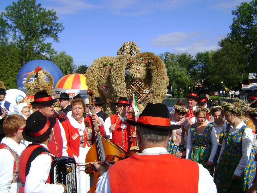 Występy ludowe reprezantantów dany region Polski