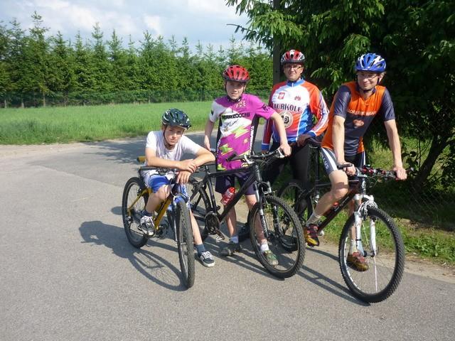 Miejscowi bikerzy podczas treningu