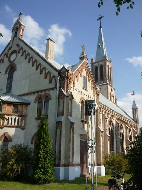 Neogotycki kościół Mariawitów z XX wieku w Woli Cyrusowej