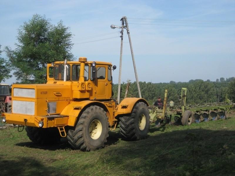 Tzw. "tirowiec" z 10 skibowym pługiem