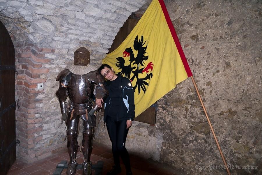 może ten dzielny rycerz mnie obroni?