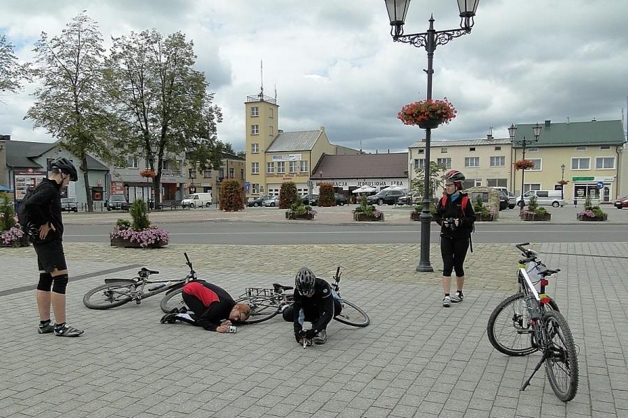 Szykuje się sesja zdjęciowa na siewierskim rynku