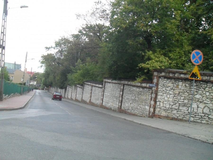 klasztorna na dół