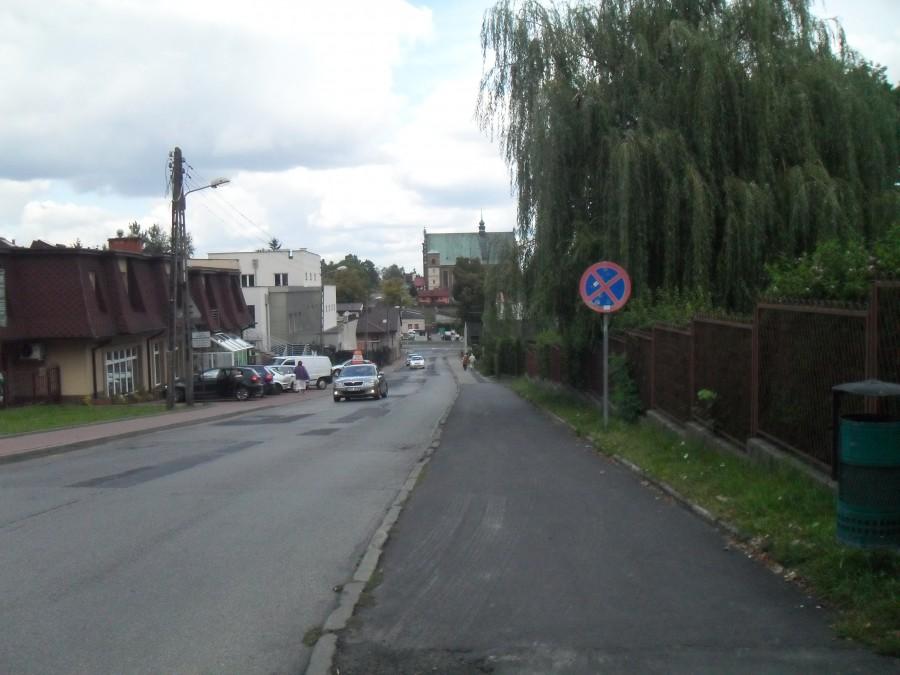 klasztorna na dół