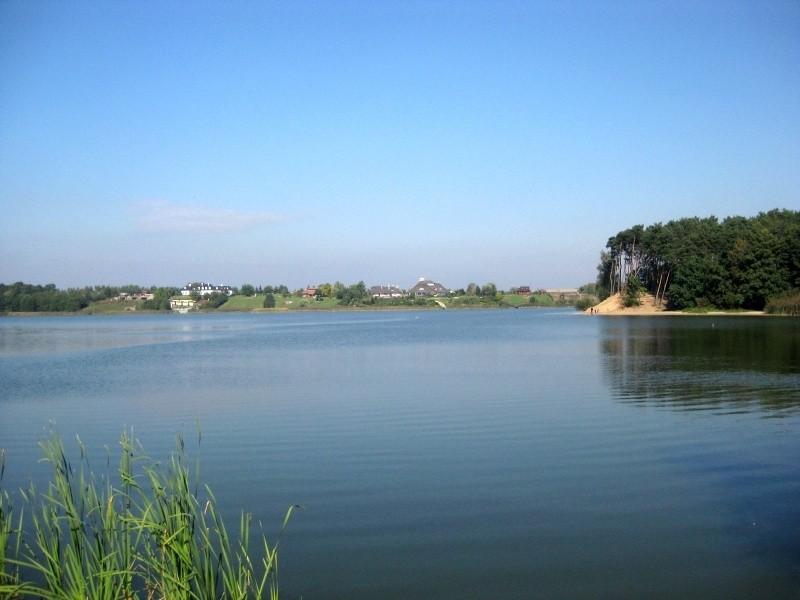 Jerzykowo - widok na skarpę nad Jeziorem Kowalskim