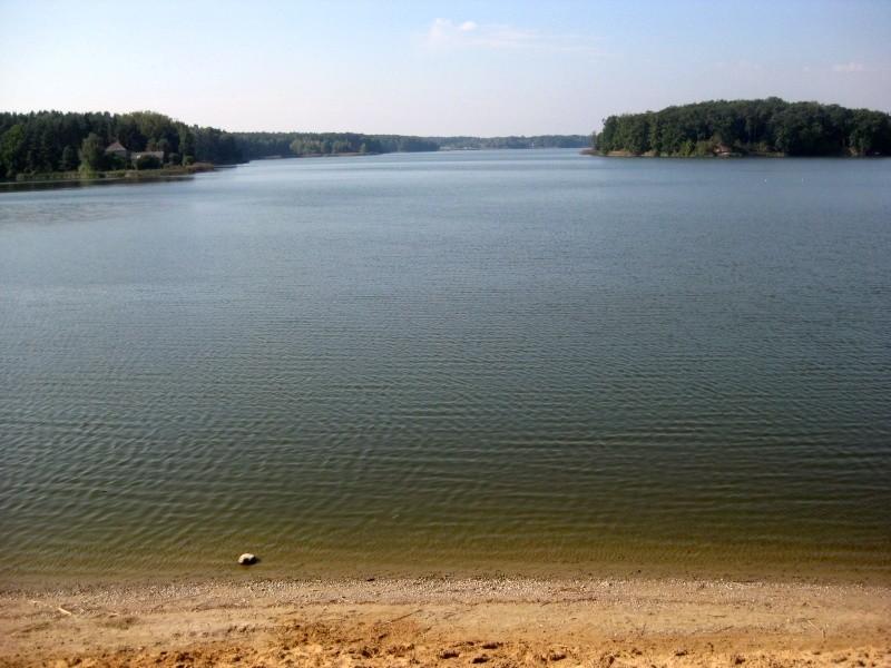 Jezioro Kowalskie - widok ze skarpy w Jerzykowie
