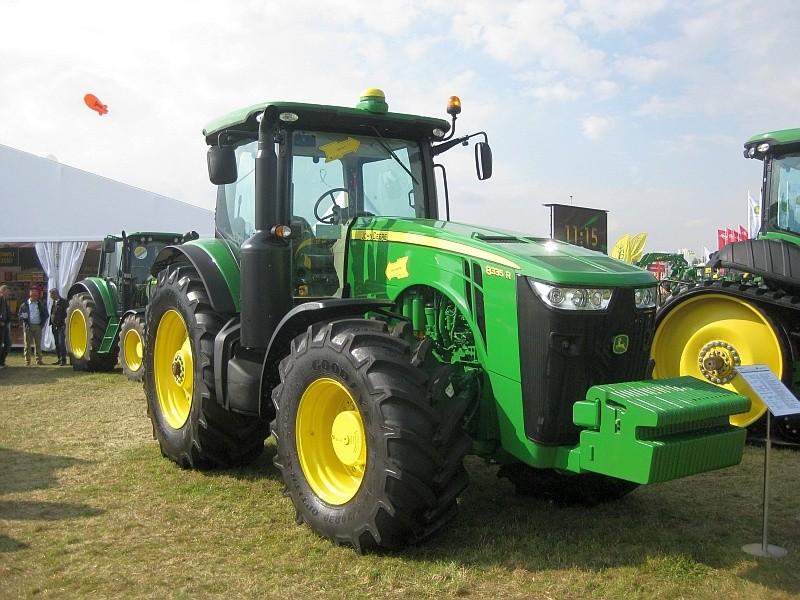 John Deere 8335 R o mocy 370KM
