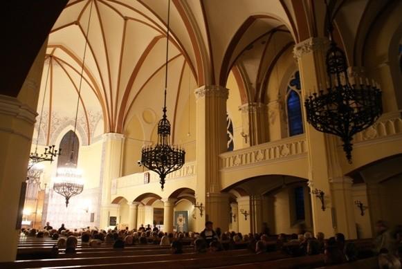 wnętrze kościoła - tutaj akustyka jest wyśmienita