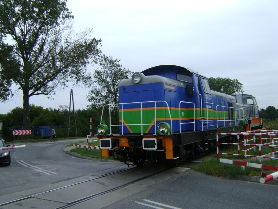 SM42-2602 TransTabor-u uchwycona na przejeździe na ulicy Radomskiej w Tomaszowie Mazowieckim