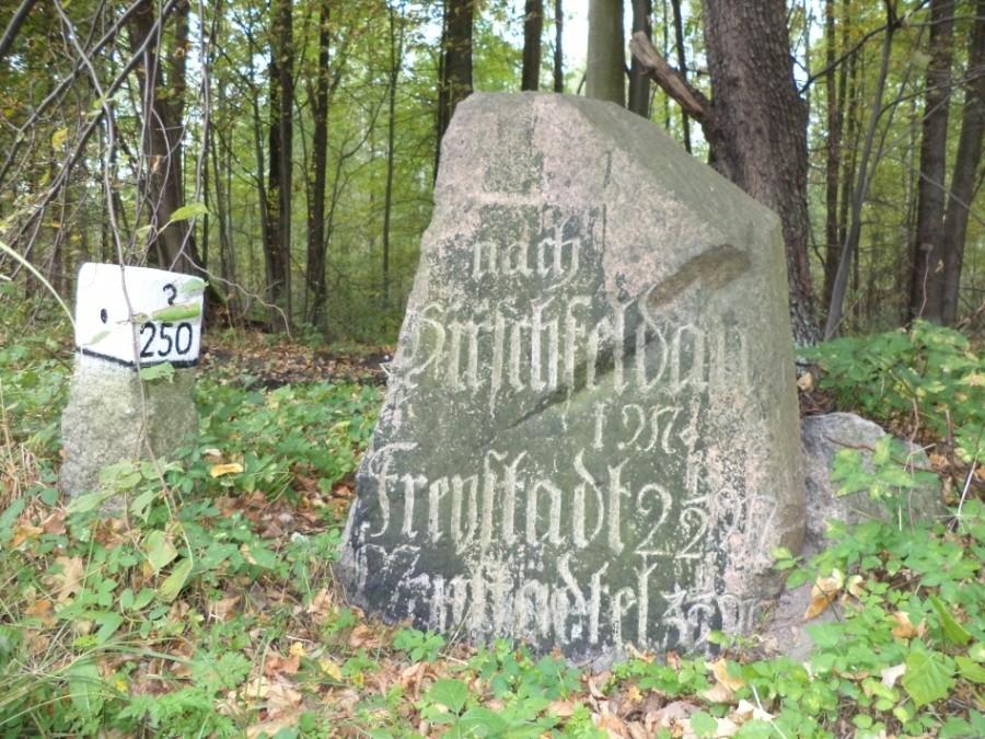 Kamienny drogowskaz 1.2.