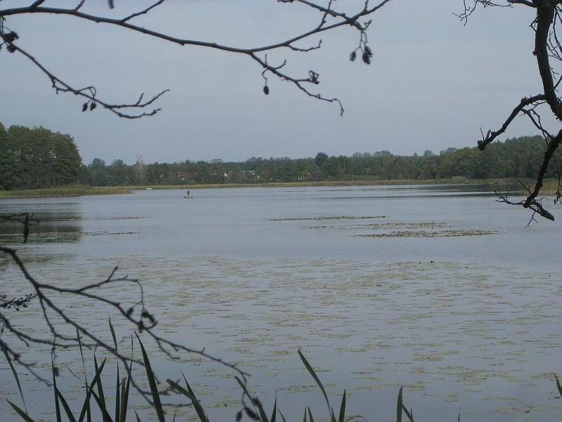 Jezioro Gackie nieco bliżej