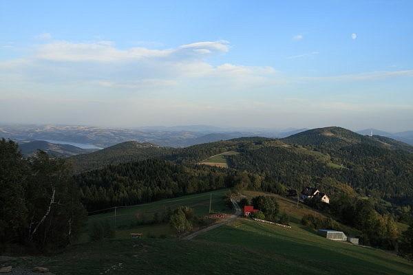 Widok spod Jaworza na E