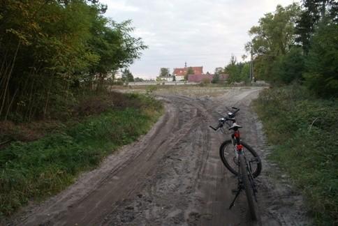 oooo, tu!!! :) // w Smardzewicach wiele szlaków rowerowych i pieszych się spotyka//