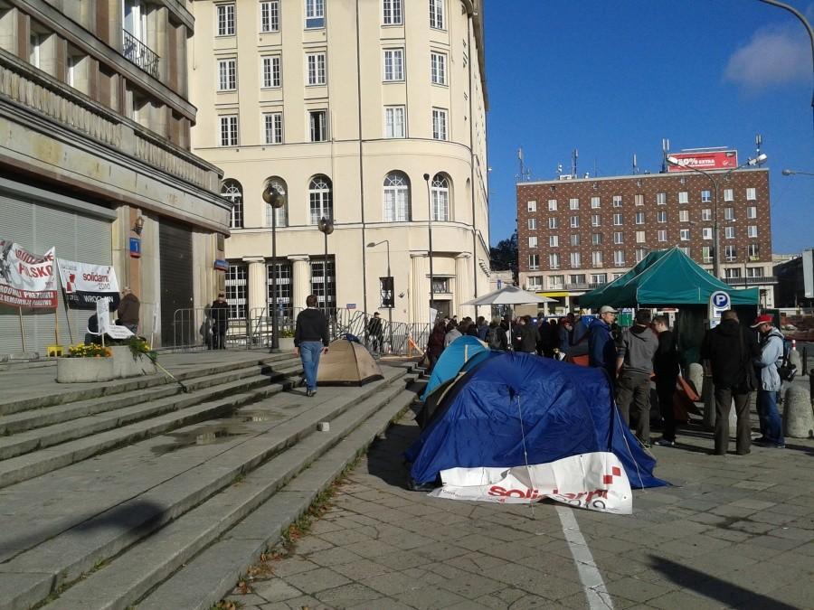 Namioty na Pl. Powstańców Warszawy - pikieta