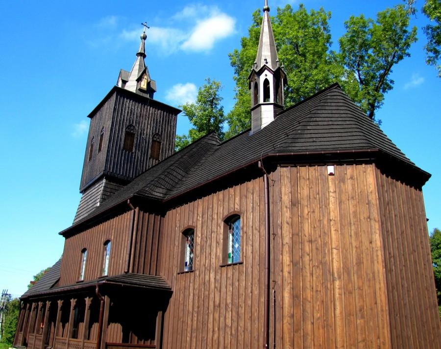 Drewniany kościół w Gołkowicach