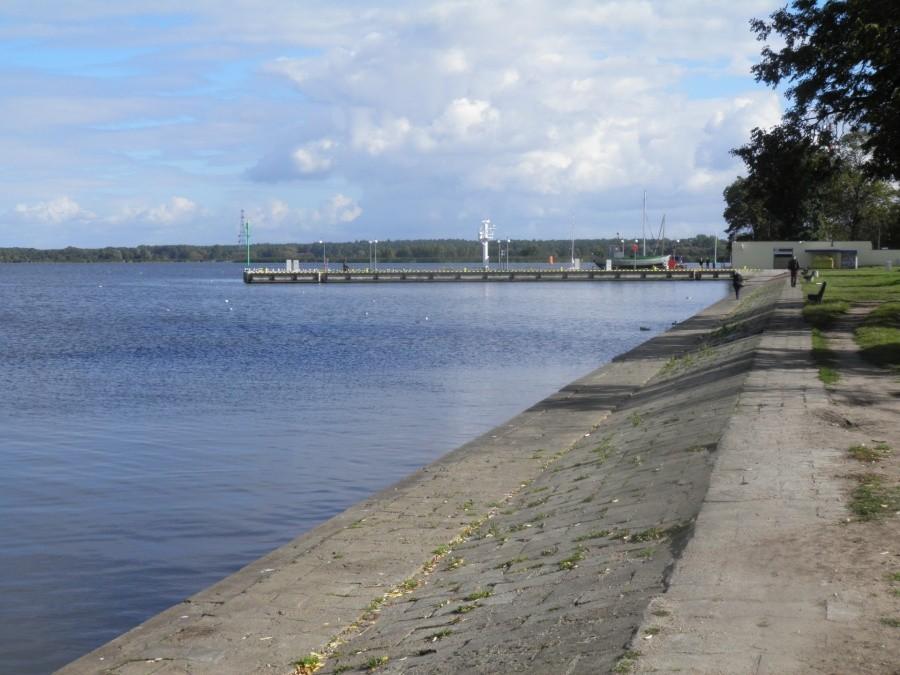 Nowe Warpno - w oddali przystań żeglarska.