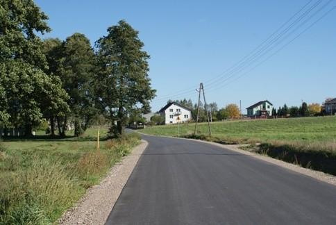 tu przecież była droga terenowa, dziś jest asfaltowa autostrada