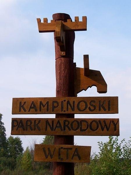 Kampinoski Park Narodowy wita (Granica), w sumie w ostatnim tygodniu naliczyłem 6 takich słupów, chyba jakaś zorganizowana akcja :)
