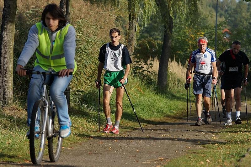 II Marato NW w Blachowni - czołówka za pacemakerem.