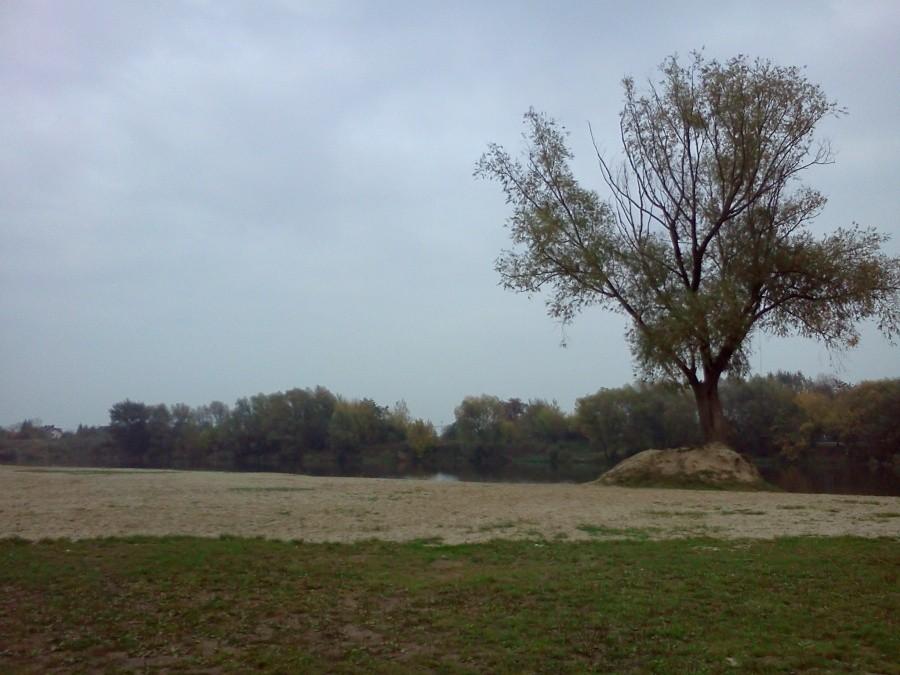 Opustoszała Żwirownia.