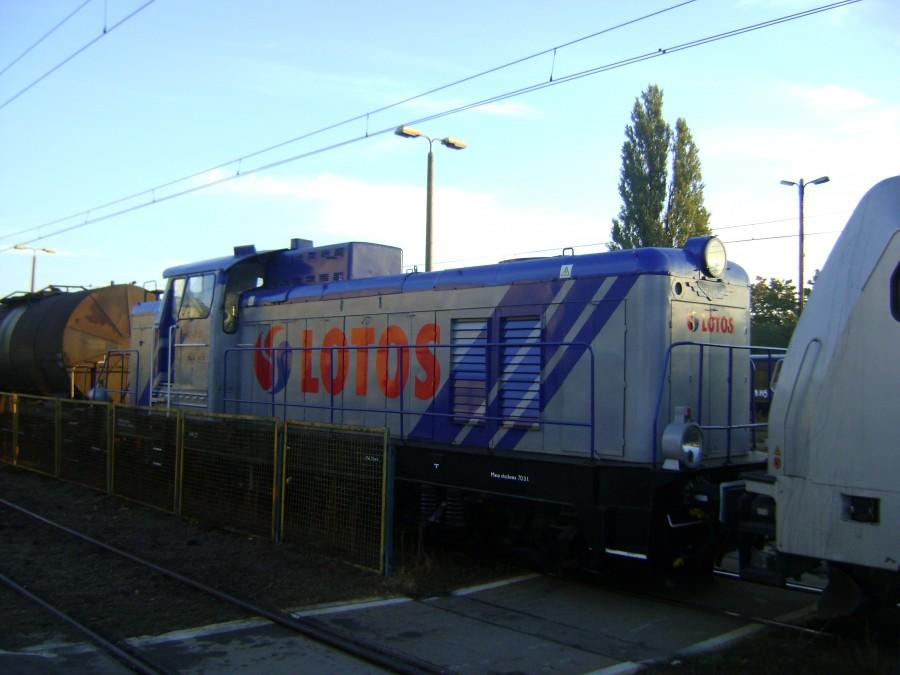 SM42-2656 Lotos Kolej podróżuje na "gapę" podczepiona pod Traxxa
