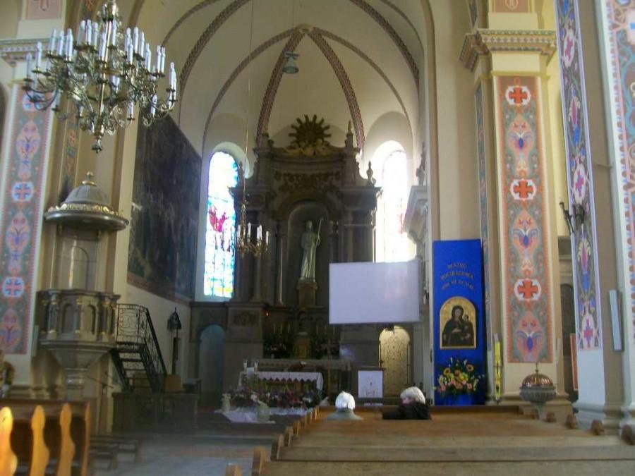 wnętrze kościoła- wejść można było wyłacznie do przedsionka ale to wystarczyło bu się rozejrzeć.