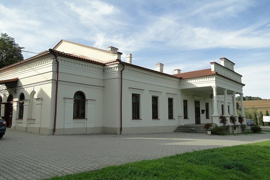 Dwór Paderewskiego w Kąśnej