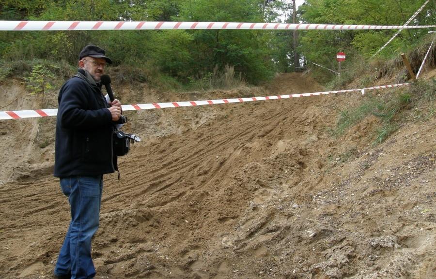 Najtrudniejszy i mocno piaszczysty zjazd. Kurkowi też się podobał :)