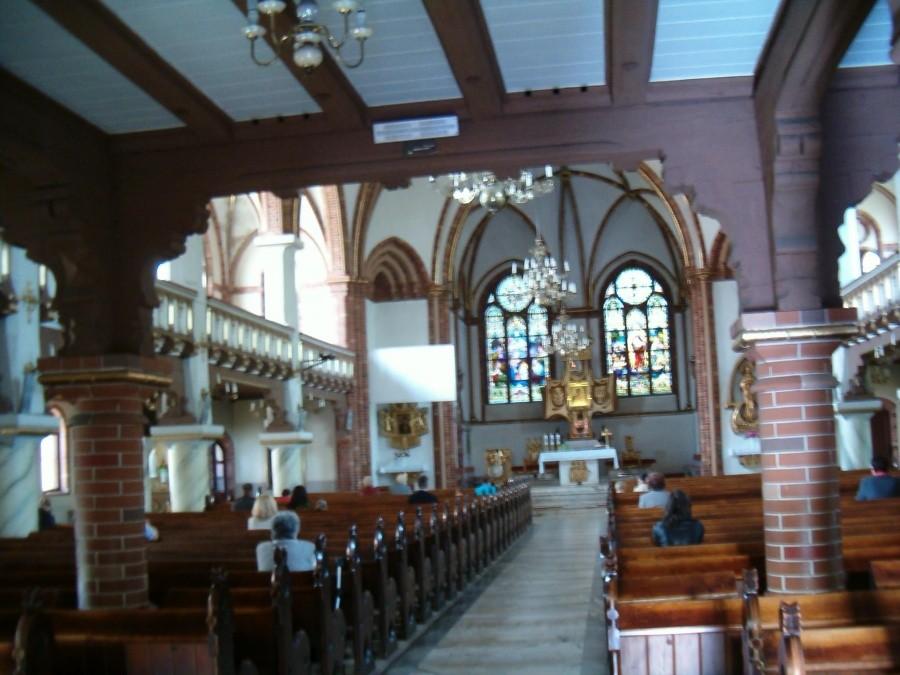 Świebodzin - Kościół Najświętszej Maryi Panny Królowej Polski - Ołtarz główny.