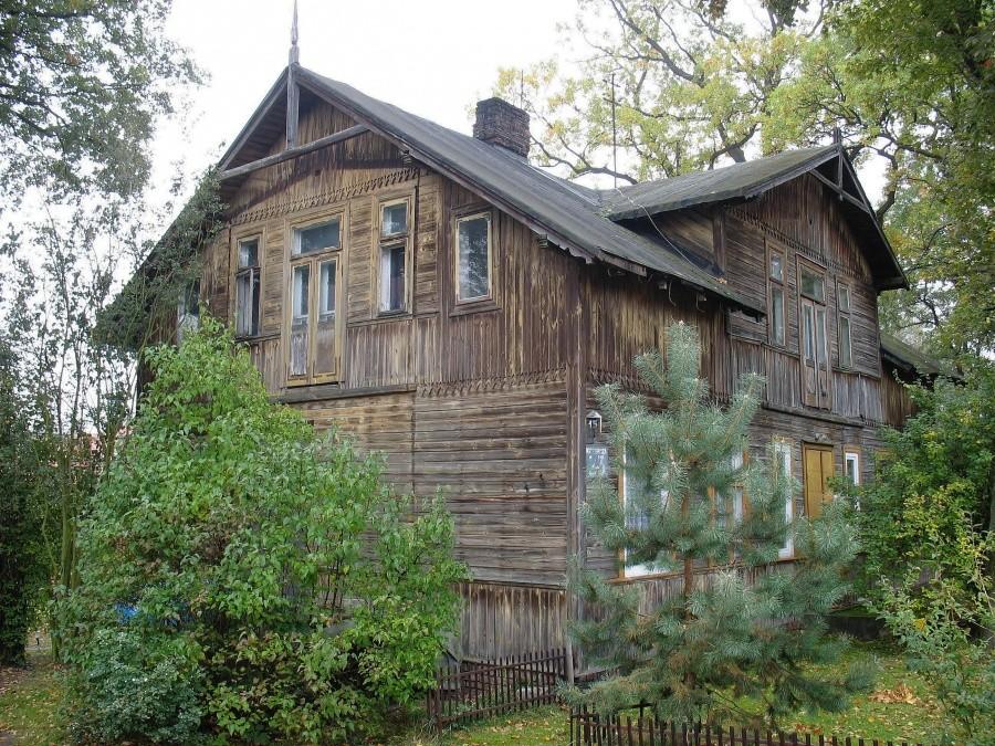Zielonka - drewniak na ul. Mickiewicza