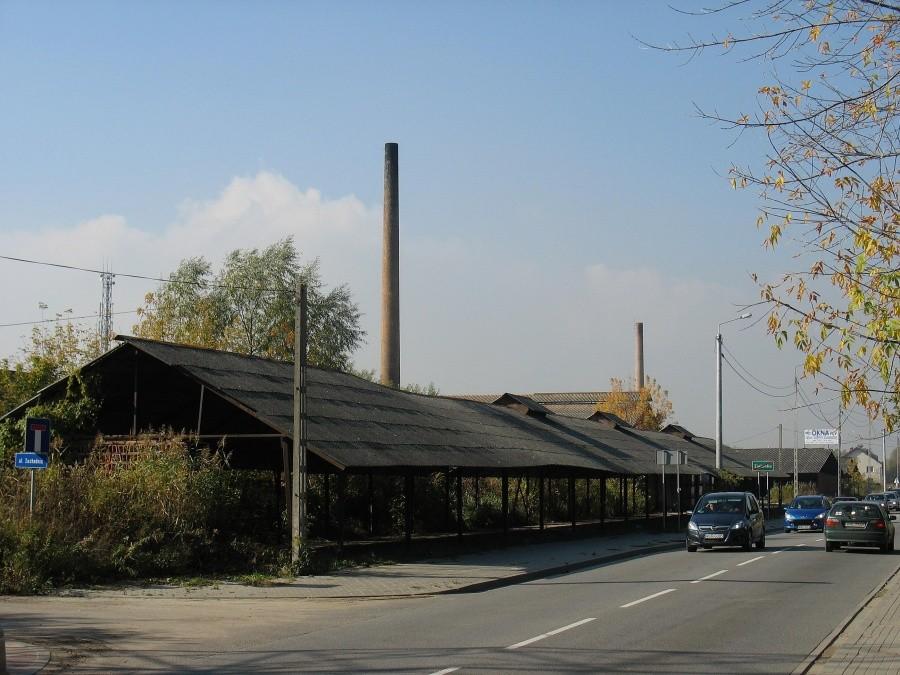 Zielonka - kominy cegielni