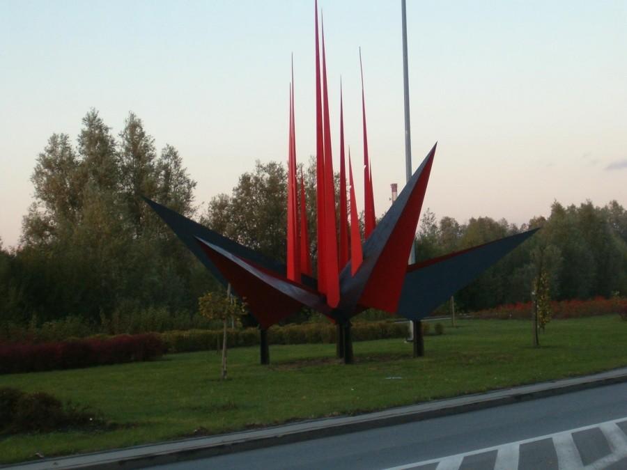 Forma przestrzenna zrobiona w ZAMECH'u, przy drodze głównej do Elbląga.