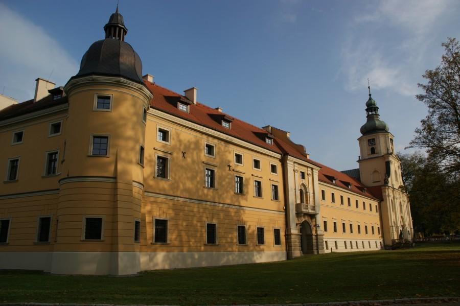 Fragment pałacu cystersów w Rudach