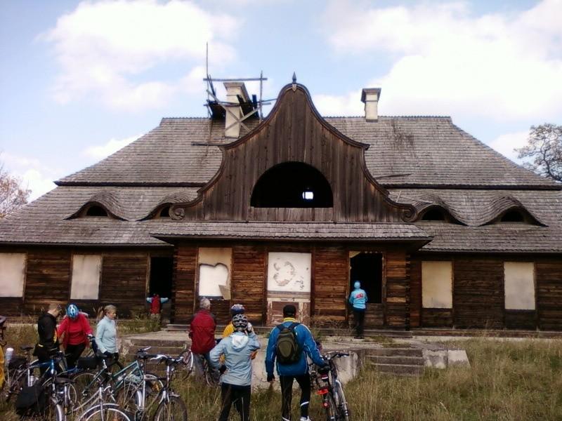 Dwór w Wodzieradach - widok od tyłu