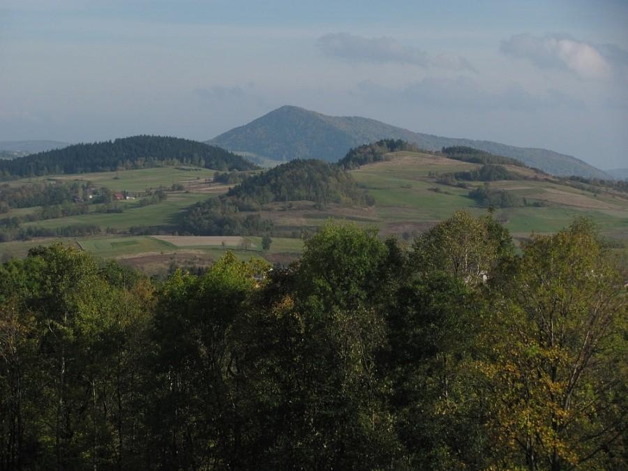 Chełm n/Grybowem wychyla się zza górek