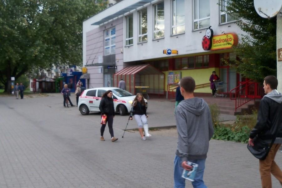 PURZECZKO NA CHODNIKU