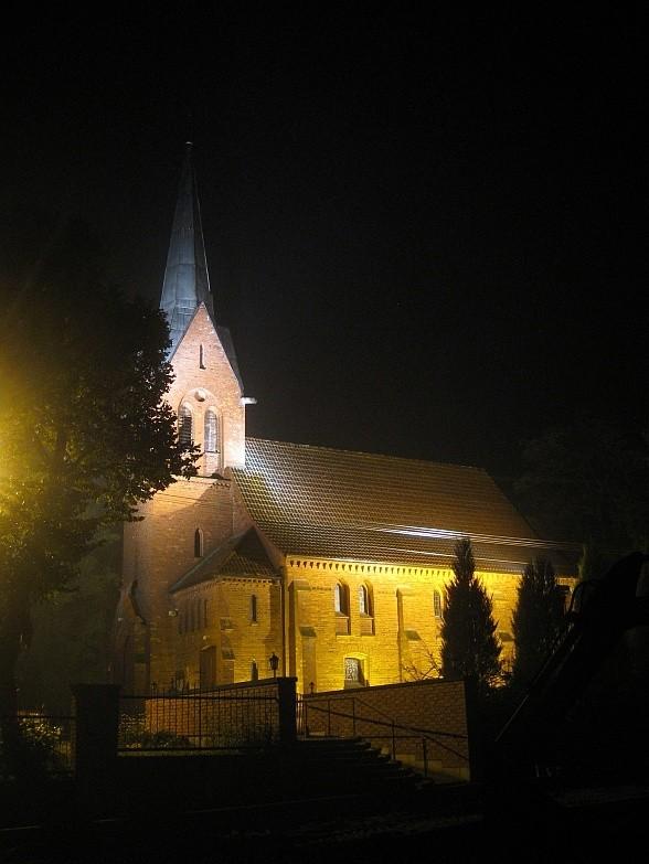 Jerzykowo - iluminacja kościoła