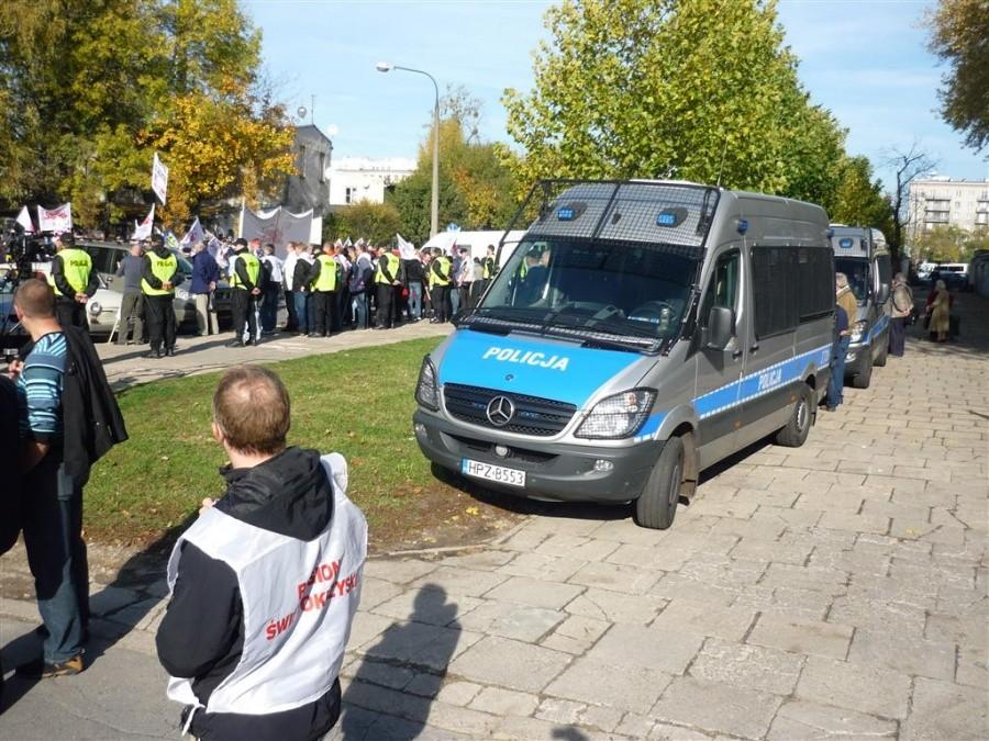 DEMONSTRACJA KOLEJARZY POD DYREKCJĄ PKP