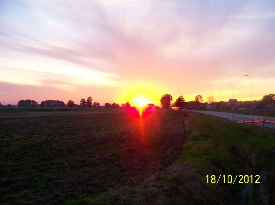SŁOŃCE ZACHODZI NAD ŻUŁAWAMI