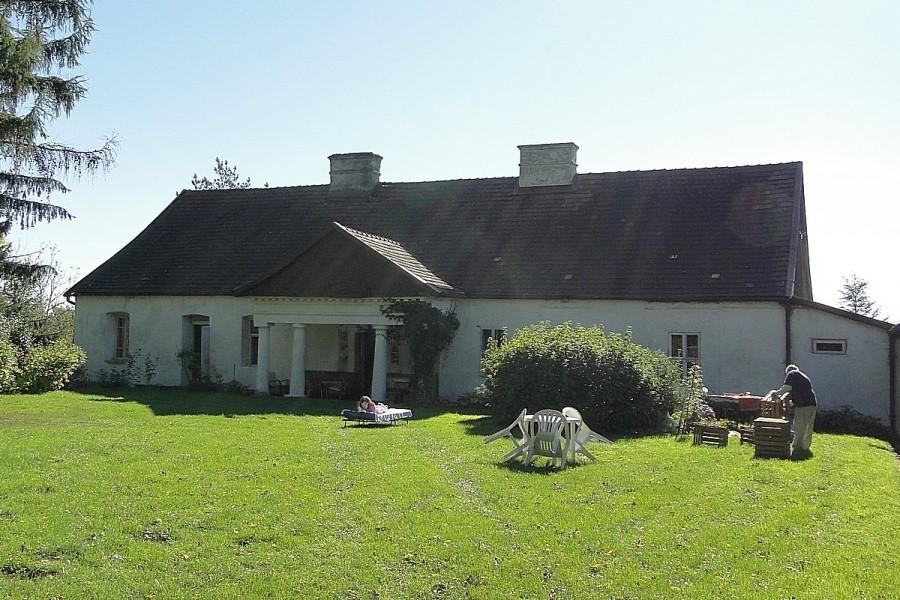 Dworek w Biskupicach Melsztyńskich